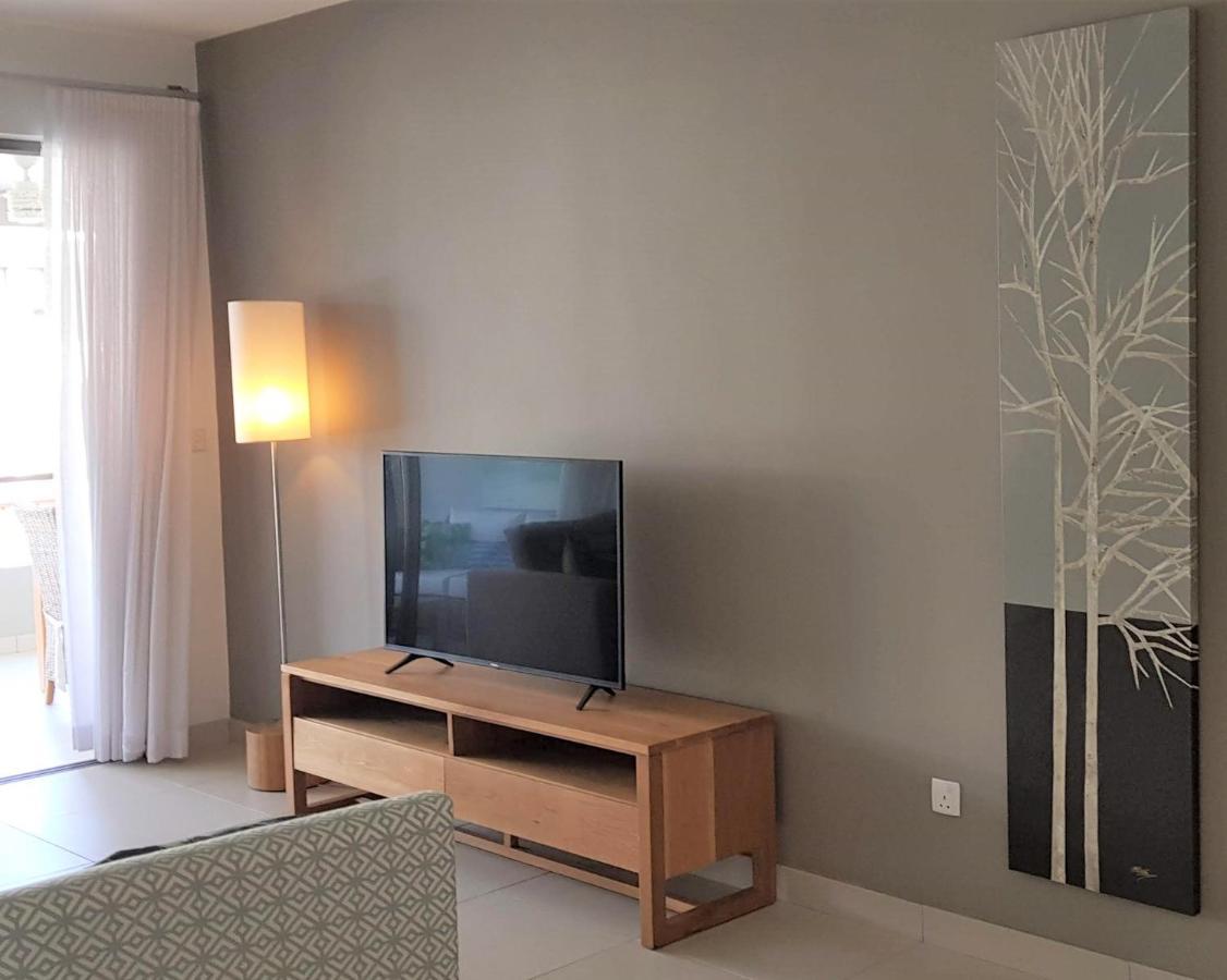 Beachwalk Deluxe Apartment - 50 Steps To The Beach 캅마를로 외부 사진