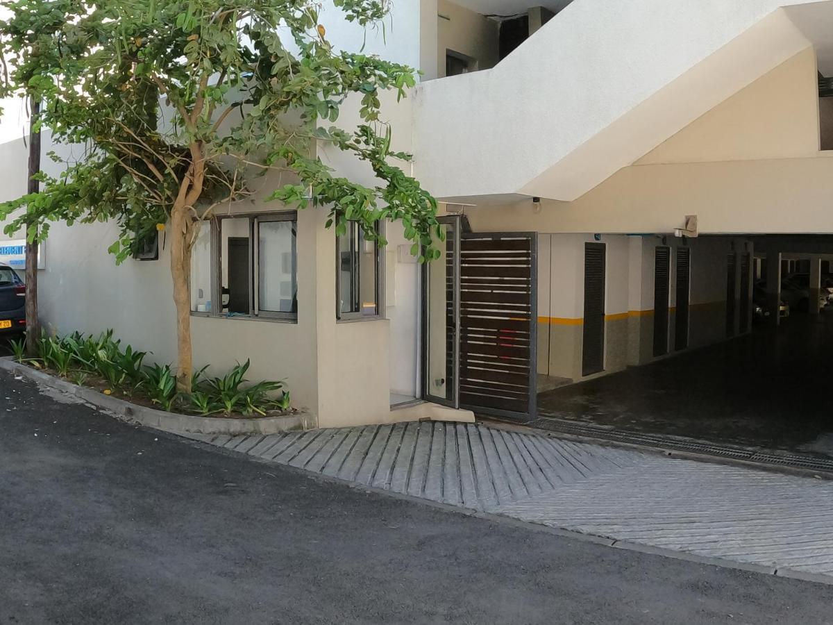 Beachwalk Deluxe Apartment - 50 Steps To The Beach 캅마를로 외부 사진