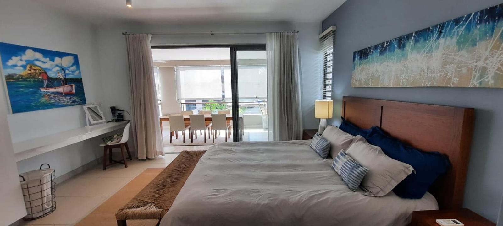 Beachwalk Deluxe Apartment - 50 Steps To The Beach 캅마를로 외부 사진