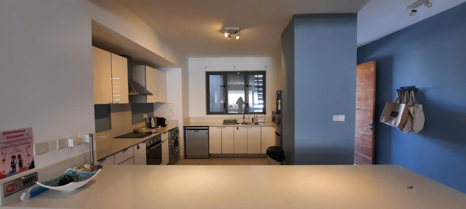 Beachwalk Deluxe Apartment - 50 Steps To The Beach 캅마를로 외부 사진